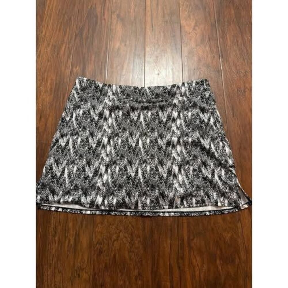 Women’s Skort, poly/spandex size L